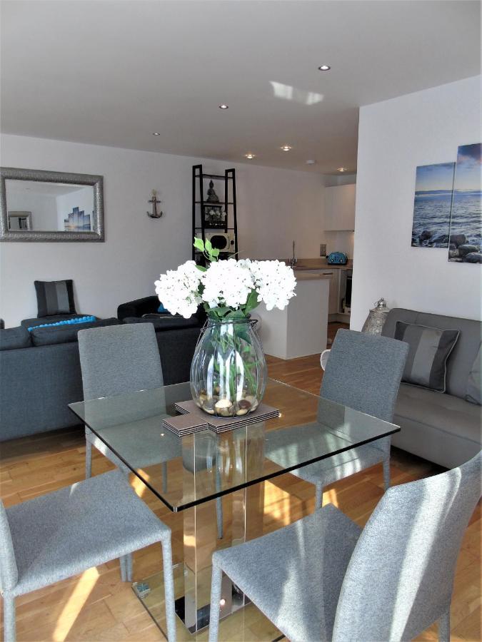 Seaview, Luxury Apartment, 2 Min Walk To Porth Beach New Quay エクステリア 写真