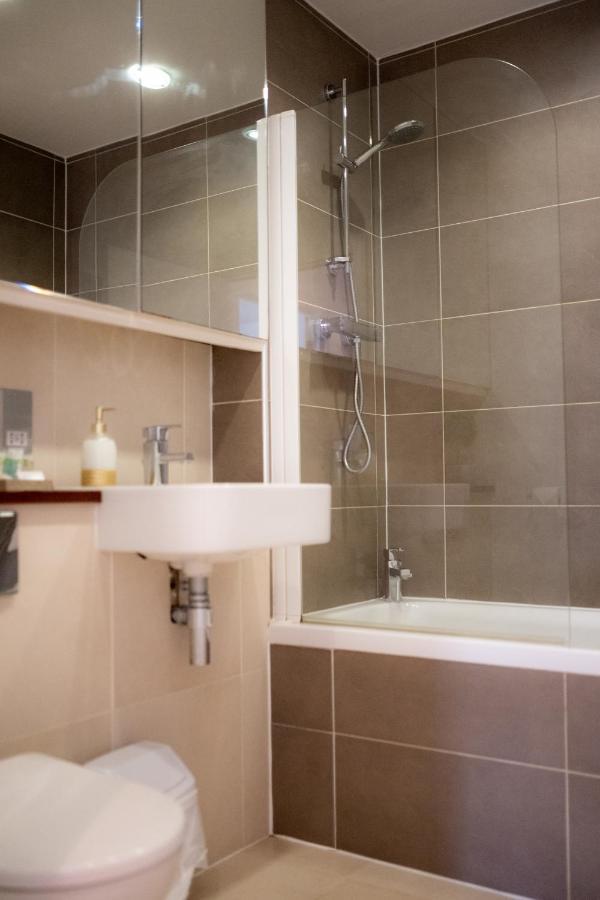 Seaview, Luxury Apartment, 2 Min Walk To Porth Beach New Quay エクステリア 写真