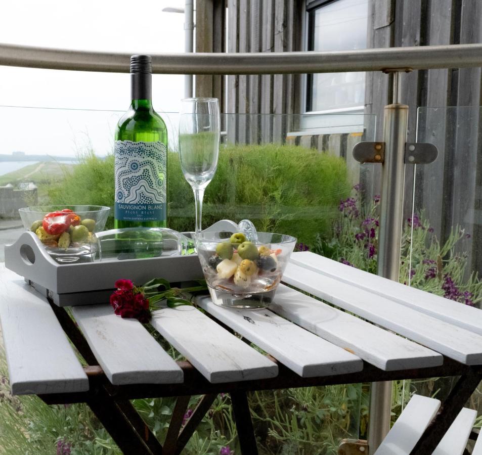 Seaview, Luxury Apartment, 2 Min Walk To Porth Beach New Quay エクステリア 写真